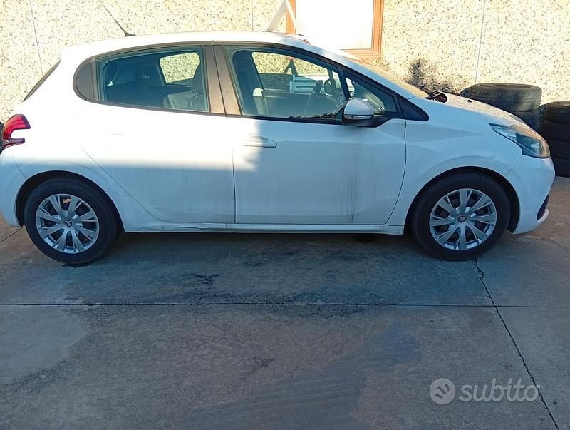 Usata Peugeot 208 2016 Bianco Utilitaria
