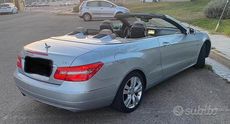 Usata Mercedes E250 204 CV (150 kW) 2012 Grigio Cabrio