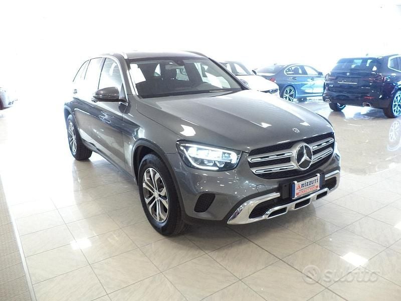 Usata Mercedes GLC200 Business 163 CV (119 kW) 2020 Grigio SUV
