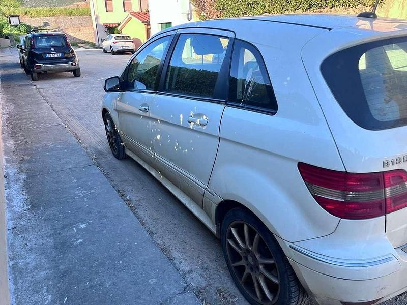 Usata Mercedes B180 109 CV (80 kW) 2007 Bianco Monovolume