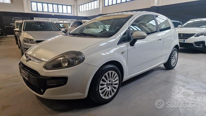 Usata Fiat Punto Evo Active 69 CV (50 kW) 2011 Bianco Utilitaria