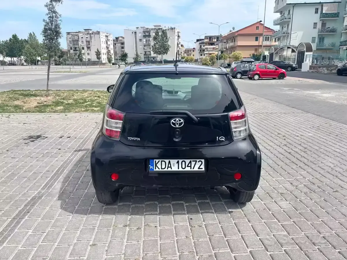 Usata Toyota iQ 68 CV (50 kW) 2009 Nero Utilitaria