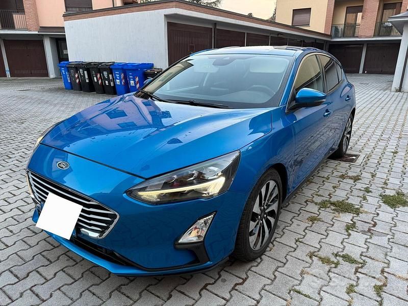 Usata Ford Focus Titanium 120 CV (88 kW) 2019 Blu Berlina