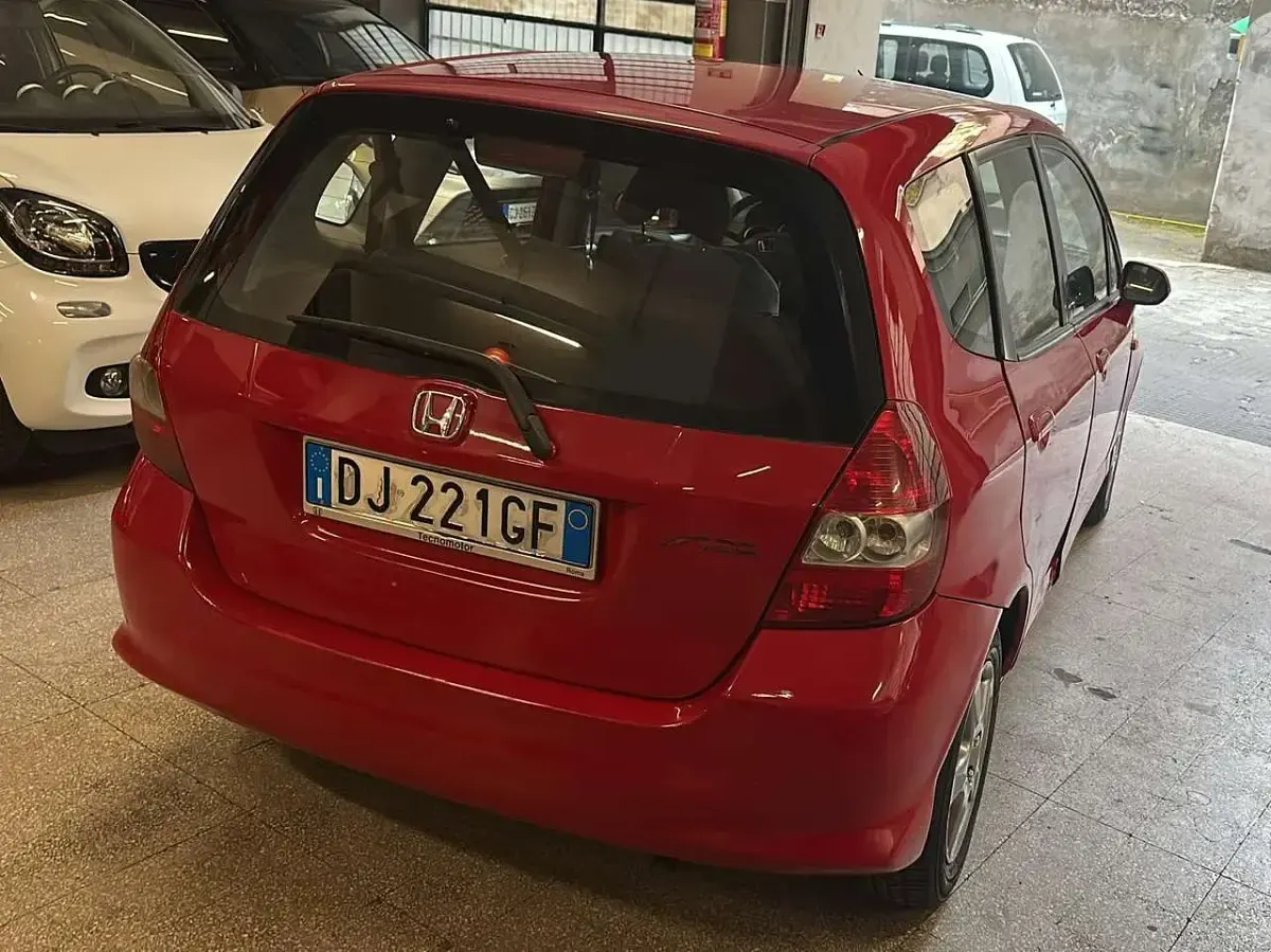 Usata Honda Jazz S 77 CV (56 kW) 2007 Rosso Utilitaria