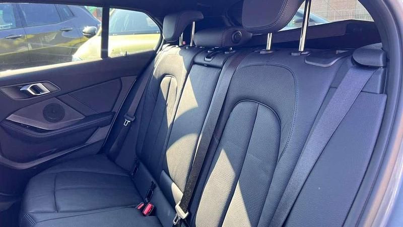 Usata BMW 120 M Sport 178 CV (130 kW) 2022 Grigio Utilitaria