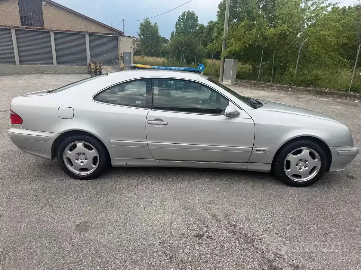 Usata Mercedes CLK200 Elegance 136 CV (100 kW) 2000 Grigio Coupé