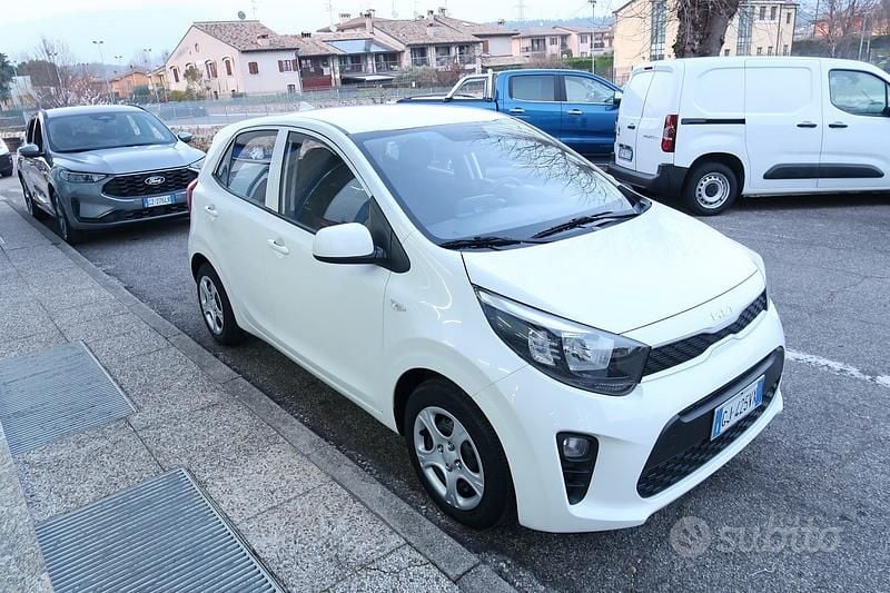 Gebraucht Kia Picanto Urban 67 PS (49 kW) 2022 Weiß Kleinwagen