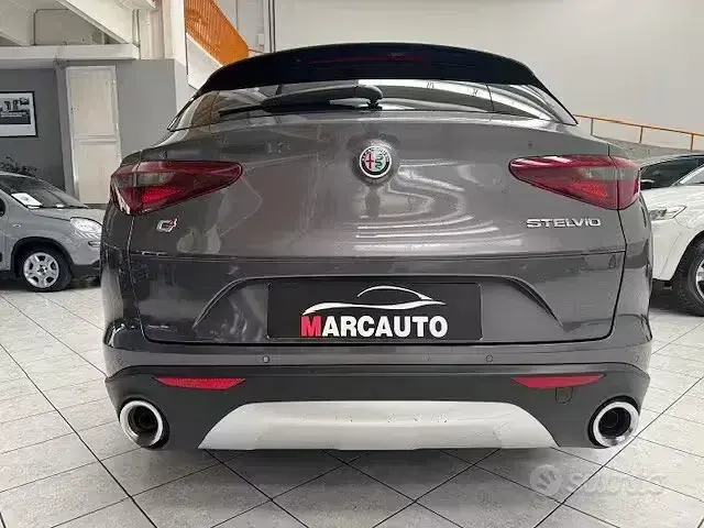 Usata Alfa Romeo Stelvio Business 190 CV (139 kW) 2021 Grigio SUV