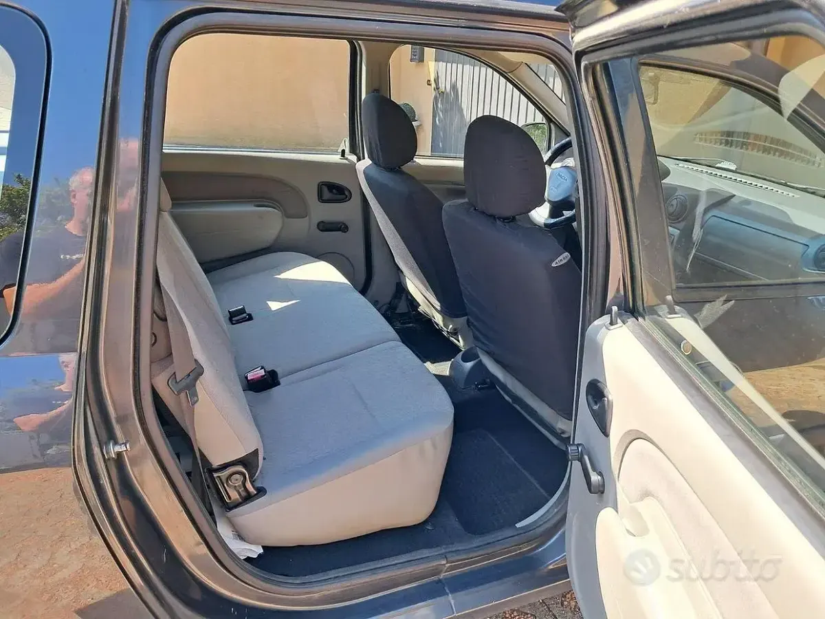Usata Dacia Logan Ambiance 84 CV (61 kW) 2011 Station wagon