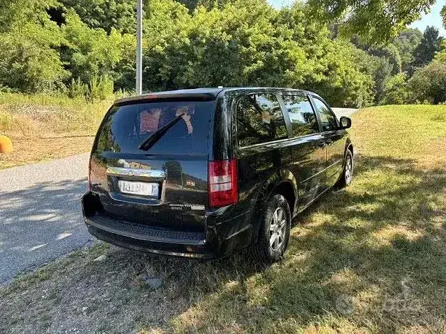 Usata Chrysler Grand Voyager Limited 163 CV (119 kW) 2008 Nero Monovolume