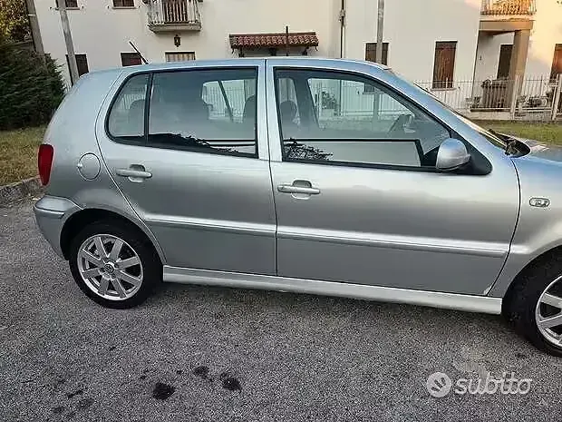Usata VW Polo Comfortline 75 CV (55 kW) 2002 Grigio Berlina