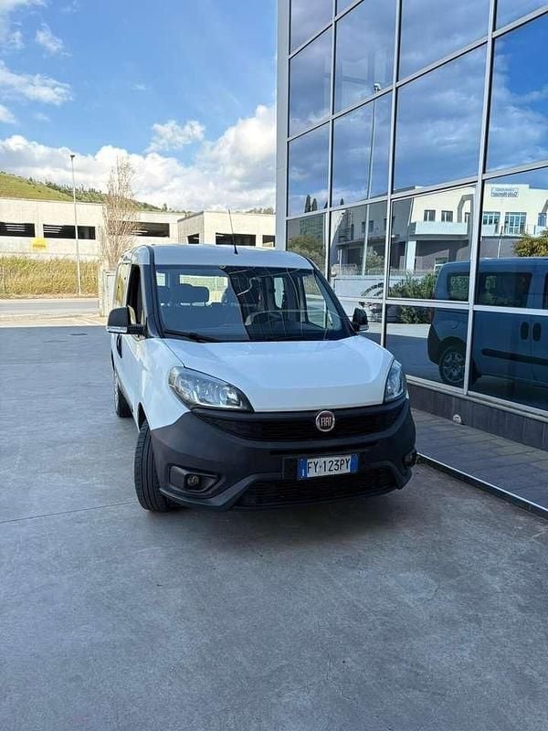 Usata Fiat Doblò 95 CV (69 kW) 2019 Bianco Monovolume