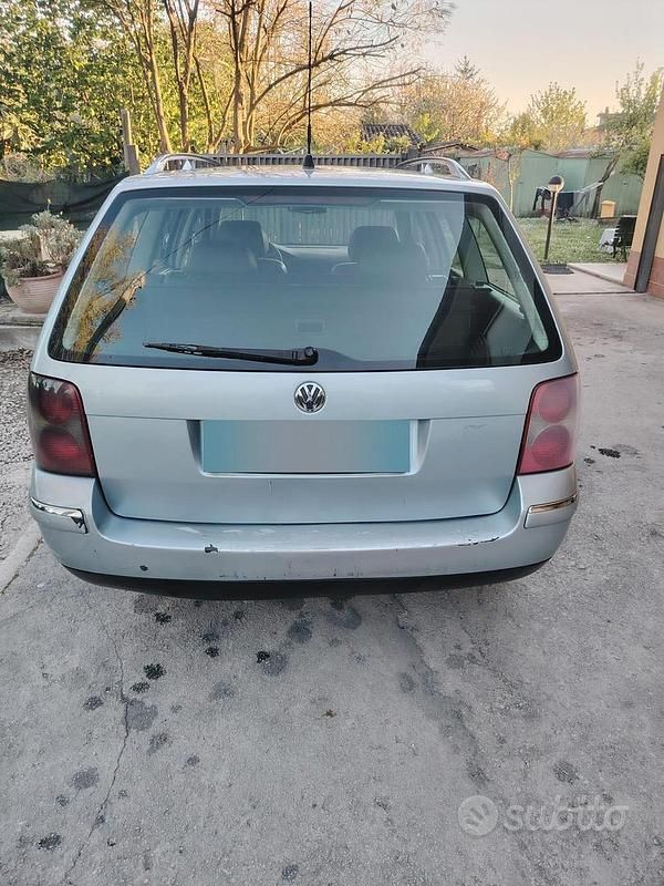 Usata VW Passat 130 CV (95 kW) 2002 Grigio Station wagon