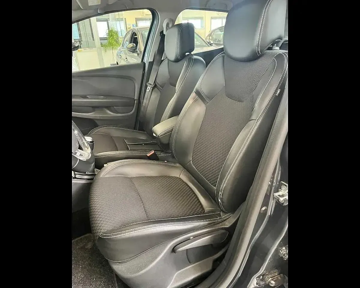 Usata Renault Clio Zen 90 CV (66 kW) 2019 Grigio Utilitaria