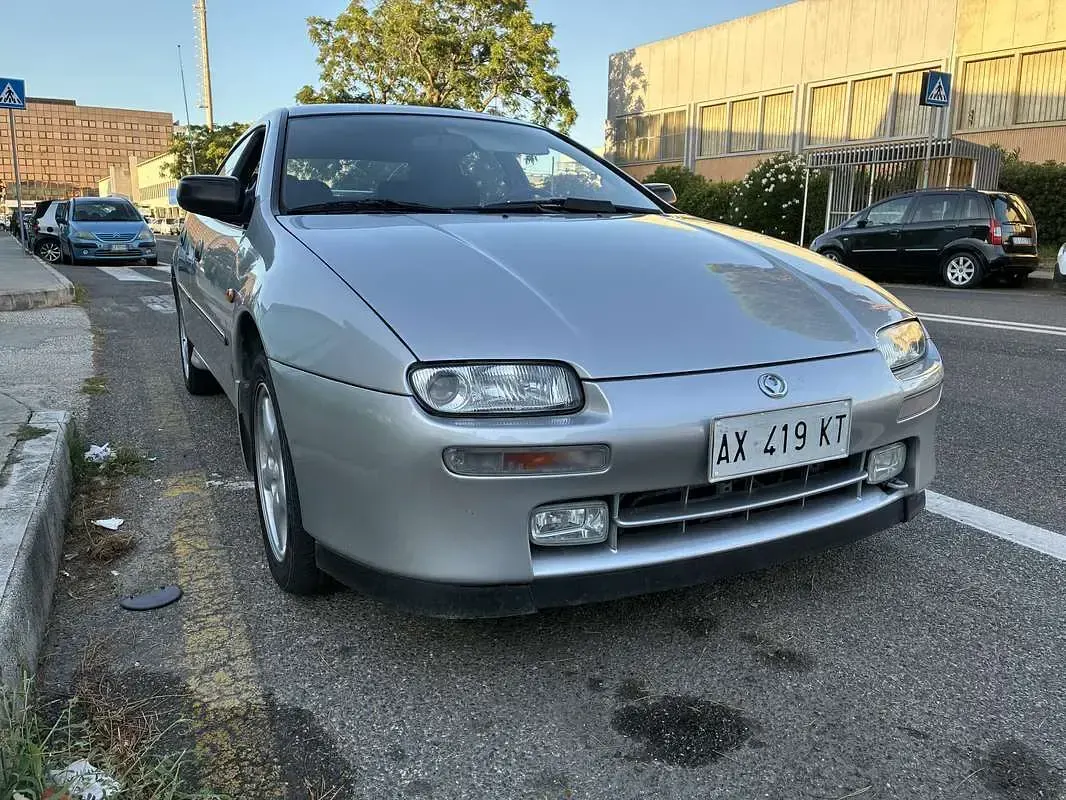Usata Mazda 323F 144 CV (105 kW) 1998 Berlina