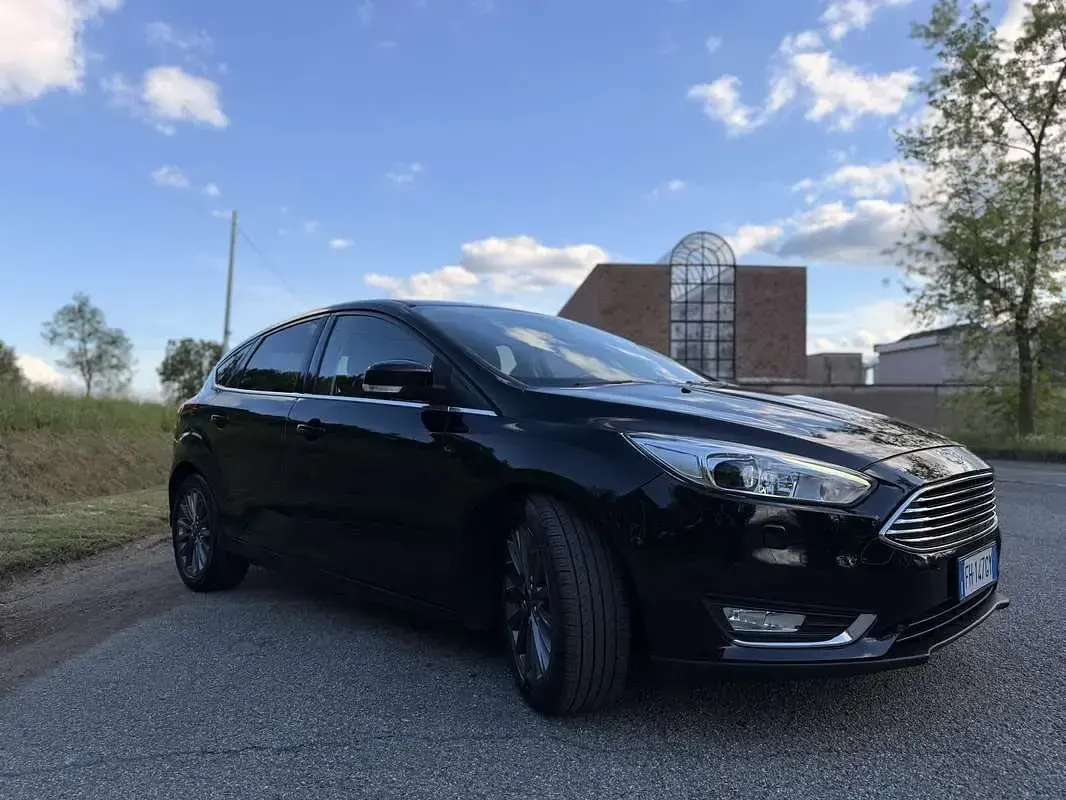 Usata Ford Focus Titanium 120 CV (88 kW) 2017 Berlina