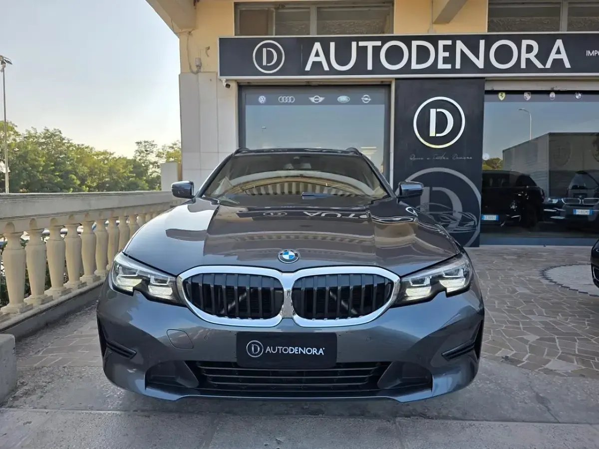 Usata BMW 318 150 CV (110 kW) 2021 Grigio Station wagon