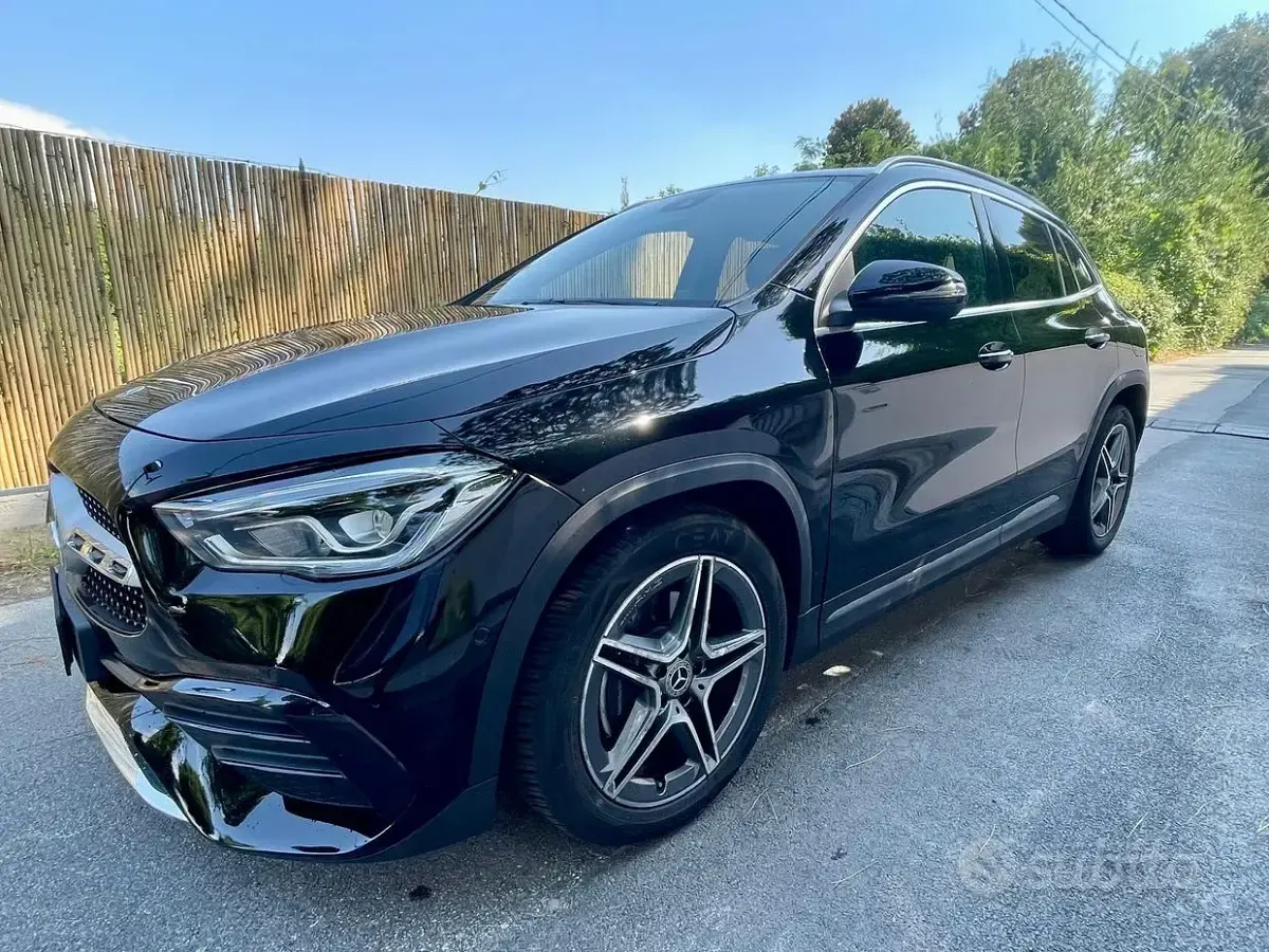 Usata Mercedes GLA180 Executive 116 CV (85 kW) 2021 Nero SUV