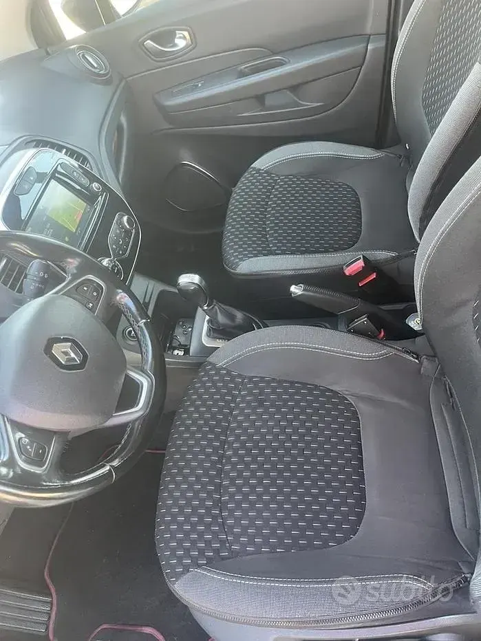 Usata Renault Captur 90 CV (66 kW) 2018 Grigio SUV