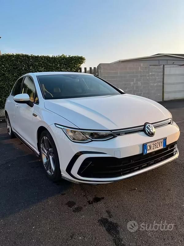 Usata VW Golf VIII R-line 150 CV (110 kW) 2023 Bianco Berlina