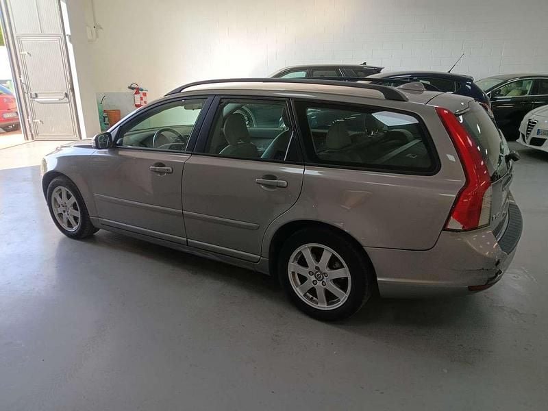 Usata Volvo V50 Kinetic 136 CV (100 kW) 2010 Argento Station wagon