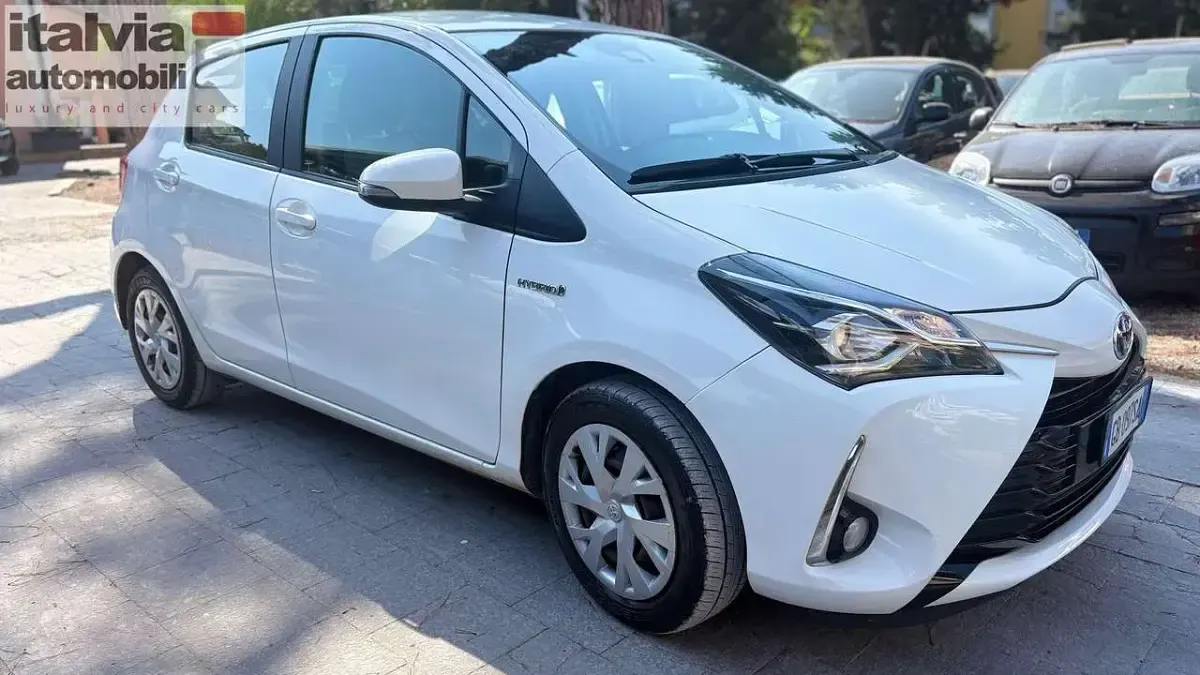 Usata Toyota Yaris Hybrid Active 101 CV (74 kW) 2020 Other Berlina