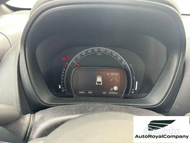 Usata Toyota Aygo X Lounge 72 CV (52 kW) 2022 Beige SUV