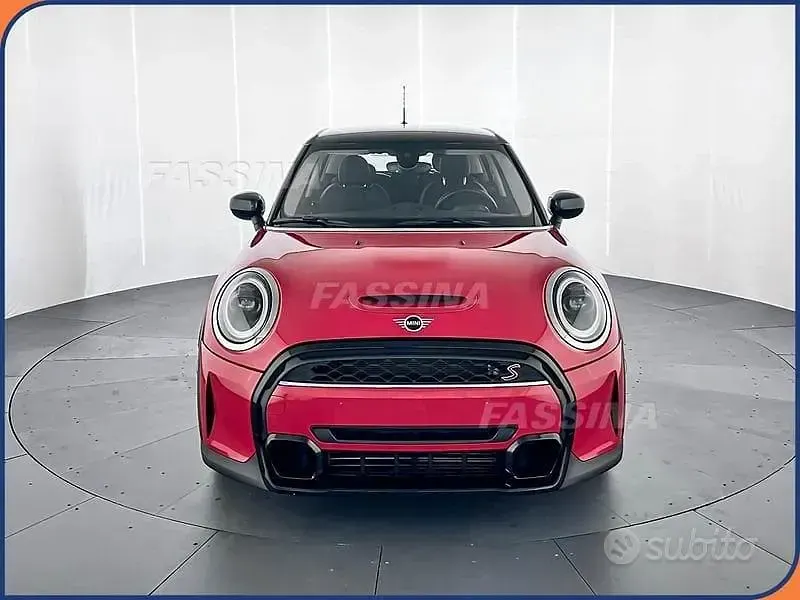 Usata Mini Cooper S Classic 178 CV (130 kW) 2022 Rosso/nero Utilitaria