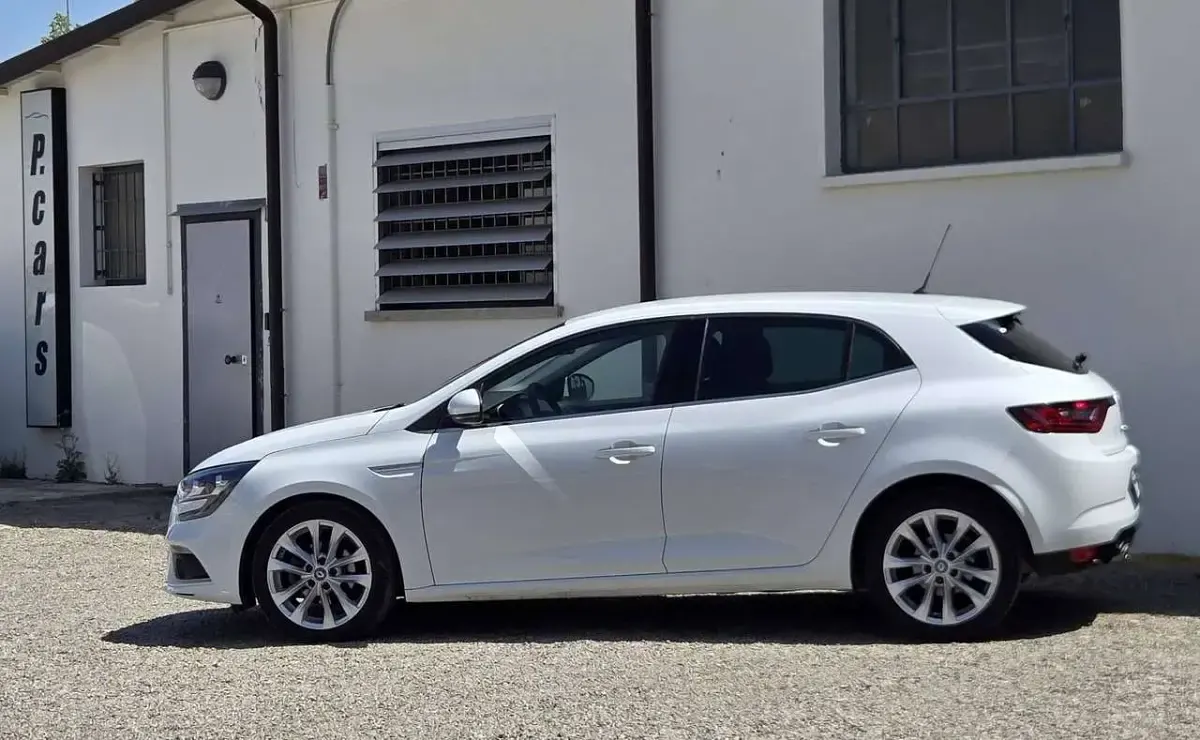 Usata Renault Mégane IV Intens 132 CV (97 kW) 2016 Bianco Berlina