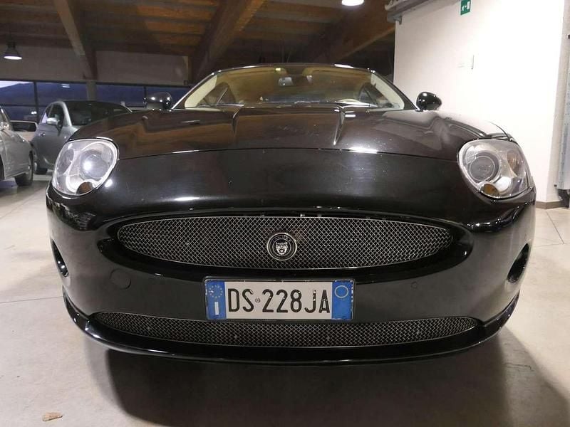 Usata Jaguar XK 256 CV (188 kW) 2008 Nero Coupé