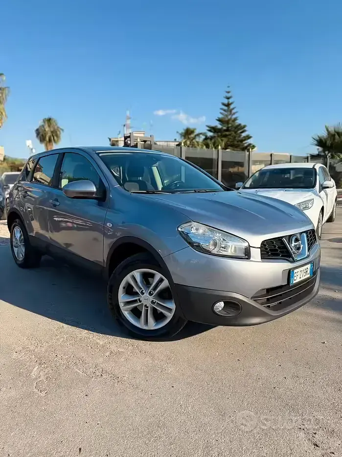 Usata Nissan Qashqai Acenta 110 CV (80 kW) 2012 Grigio SUV