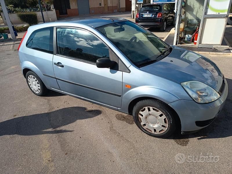 Usata Ford Fiesta 2004 Utilitaria