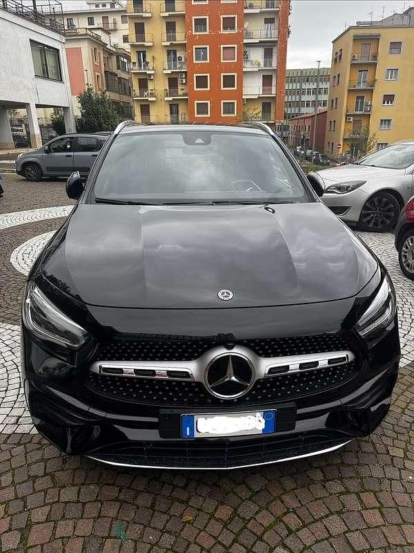 Usata Mercedes GLA200 Premium 150 CV (110 kW) 2021 Nero SUV