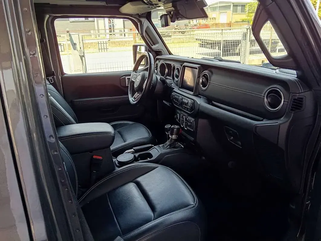 Usata Jeep Wrangler Sahara 272 CV (200 kW) 2022 Grigio SUV