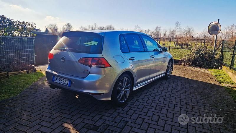 Usata VW Golf VII R-line 140 CV (102 kW) 2015 Grigio Berlina
