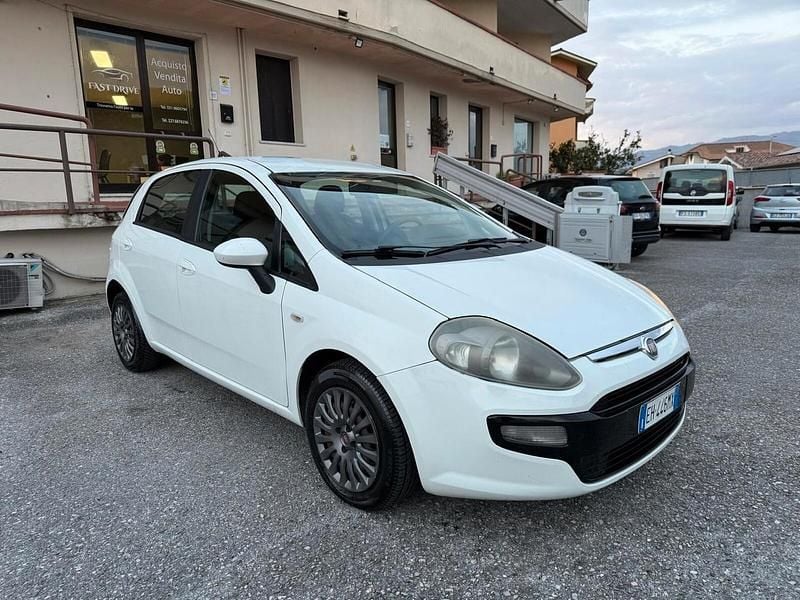 Usata Fiat Punto Active 69 CV (50 kW) 2011 Bianco Utilitaria