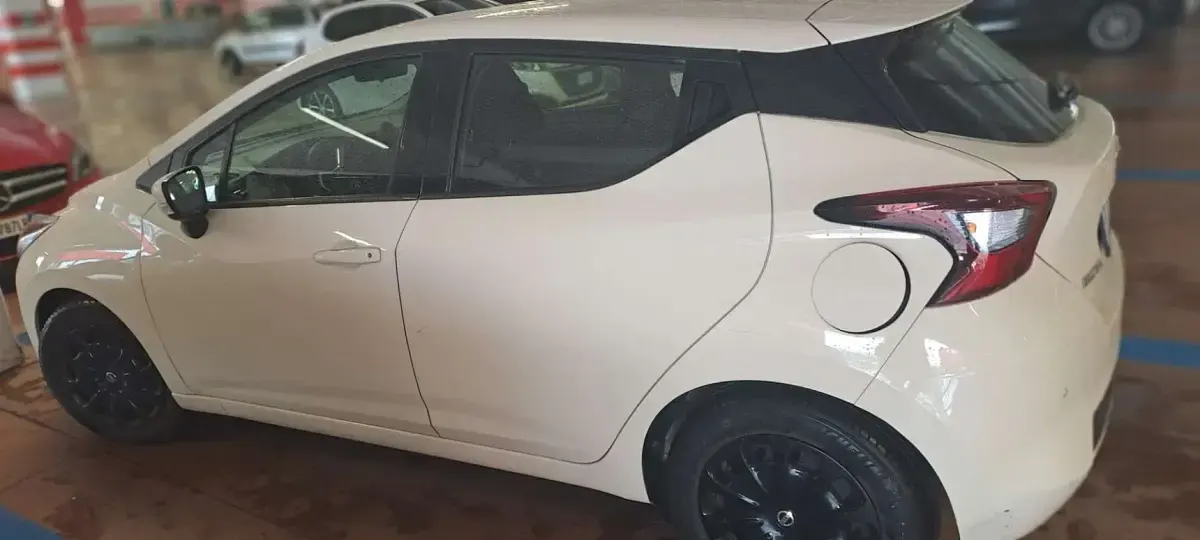 Usata Nissan Micra Acenta 90 CV (66 kW) 2018 Argento Utilitaria