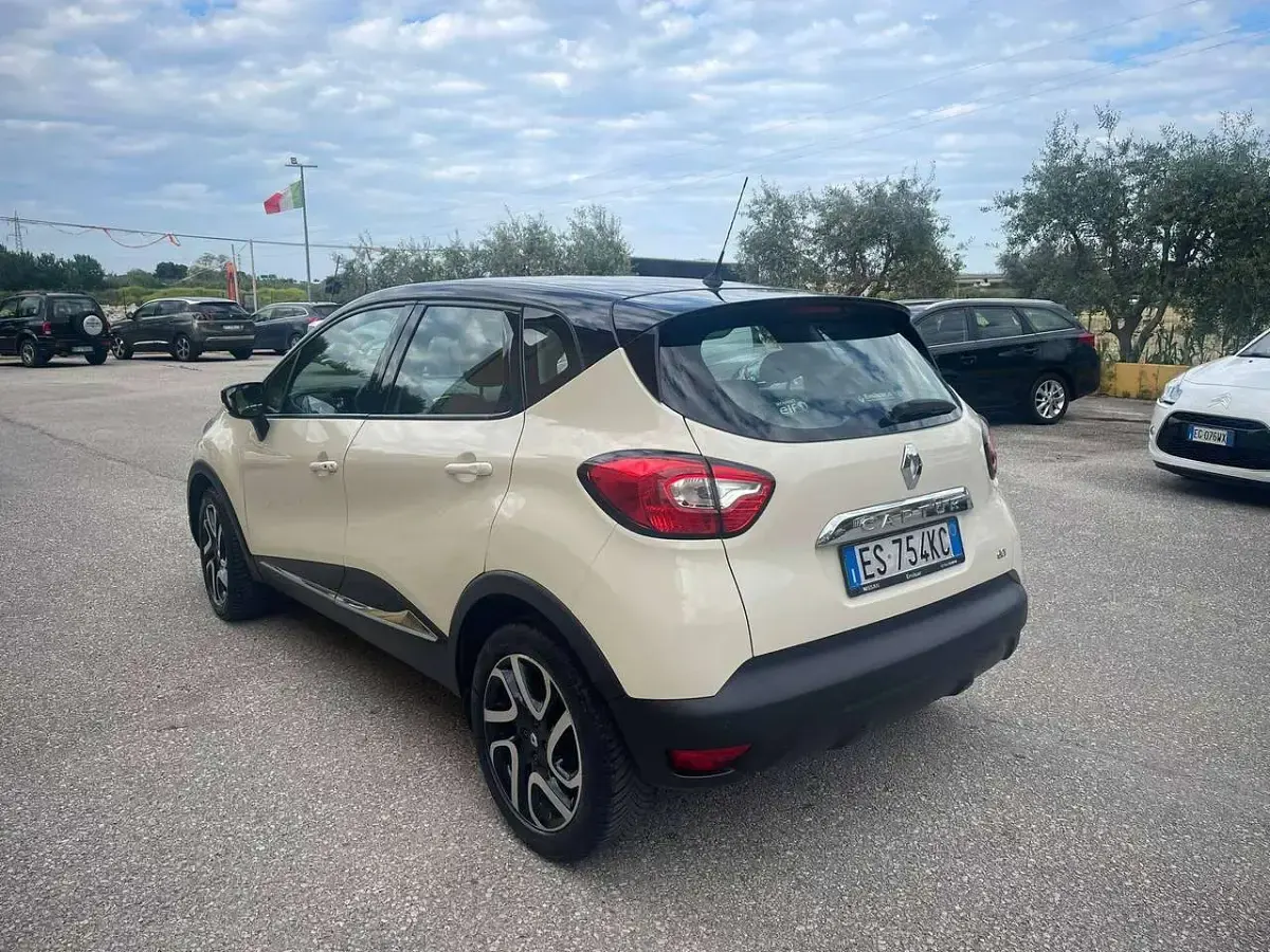Usata Renault Captur 90 CV (66 kW) 2013 Beige/nero SUV