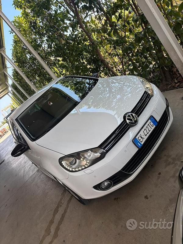 Usata VW Golf VI 105 CV (77 kW) 2011 Bianco Utilitaria