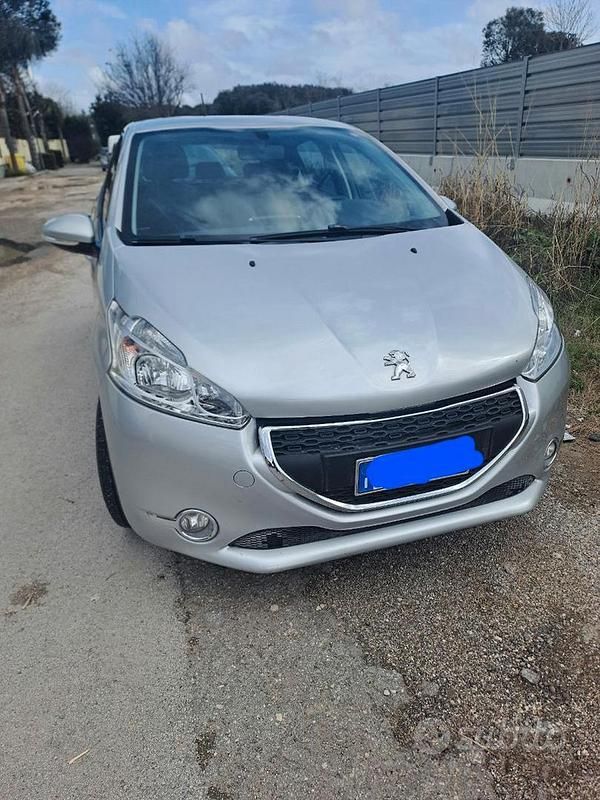 Usata Peugeot 208 2015 Grigio Utilitaria