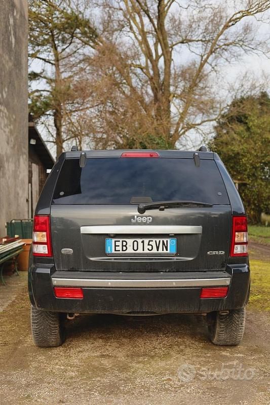 Usata Jeep Grand Cherokee Overland 116 CV (85 kW) 2010 Blu/azzurro SUV