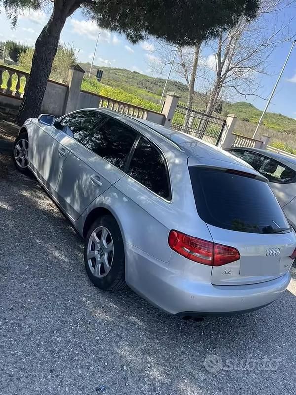 Usata Audi A4 120 CV (88 kW) 2012 Grigio Station wagon