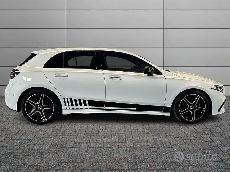 Usata Mercedes A180 AMG Line Premium 136 CV (100 kW) 2024 Bianco Berlina