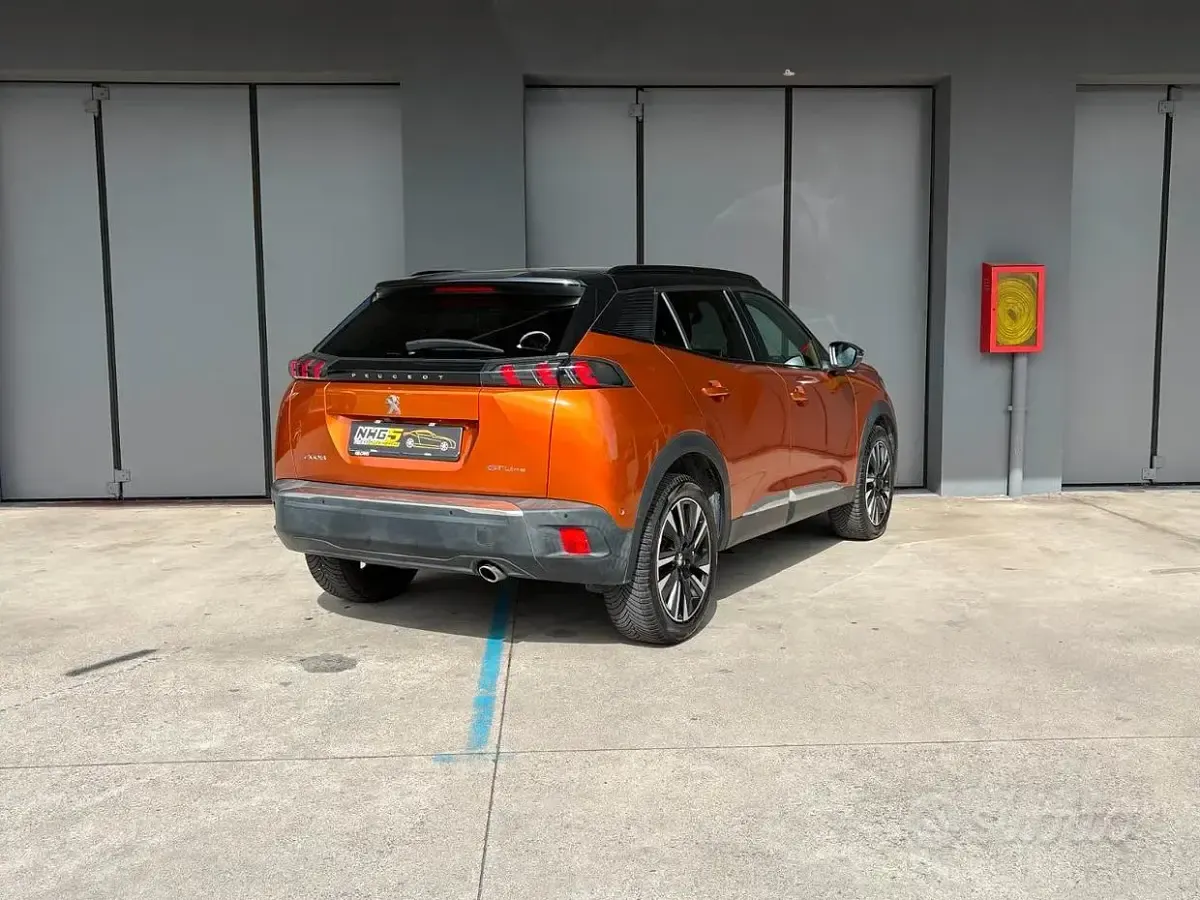 Usata Peugeot 2008 GT-line 102 CV (75 kW) 2020 Giallo SUV