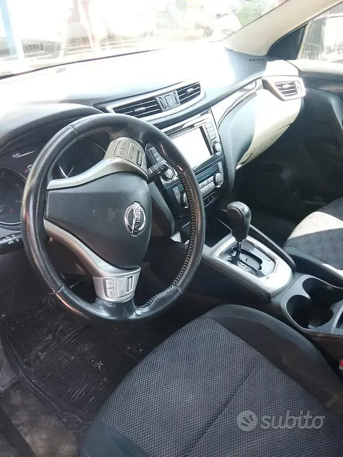 Usata Nissan Qashqai 131 CV (96 kW) 2017 Rosso SUV