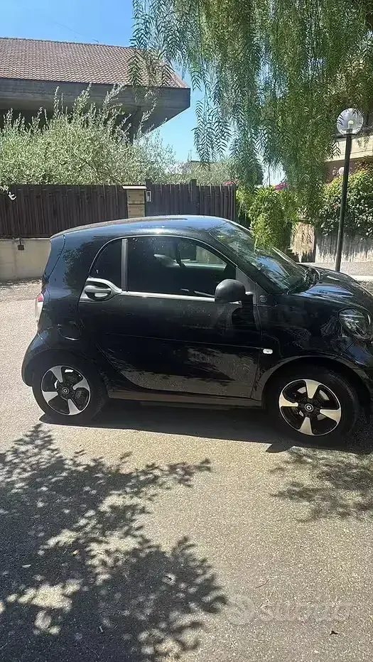 Usata Smart ForTwo Electric Drive 41 kW (56 CV) 2023 Nero Berlina