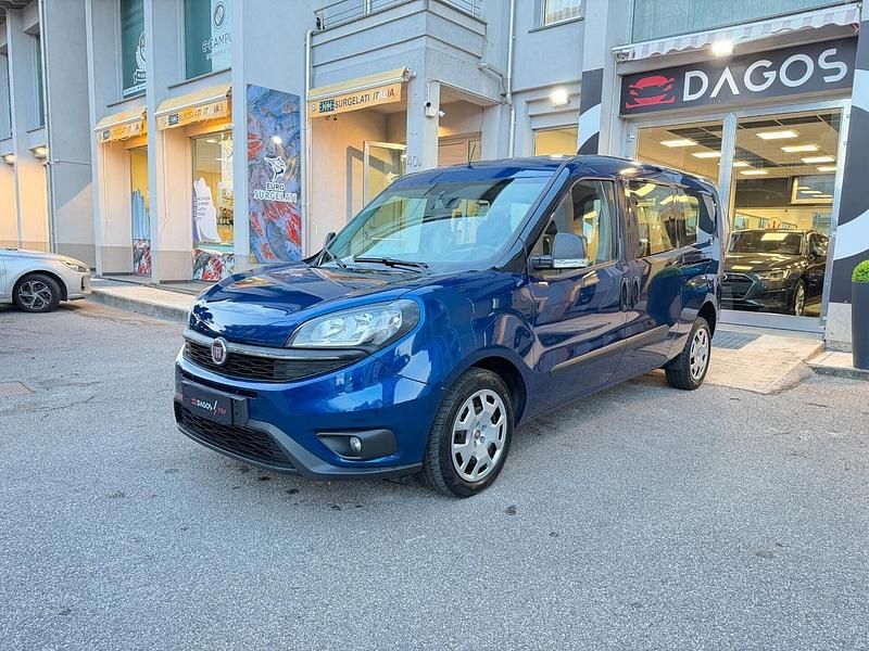 Usata Fiat Doblò 120 CV (88 kW) 2019 Blu Monovolume