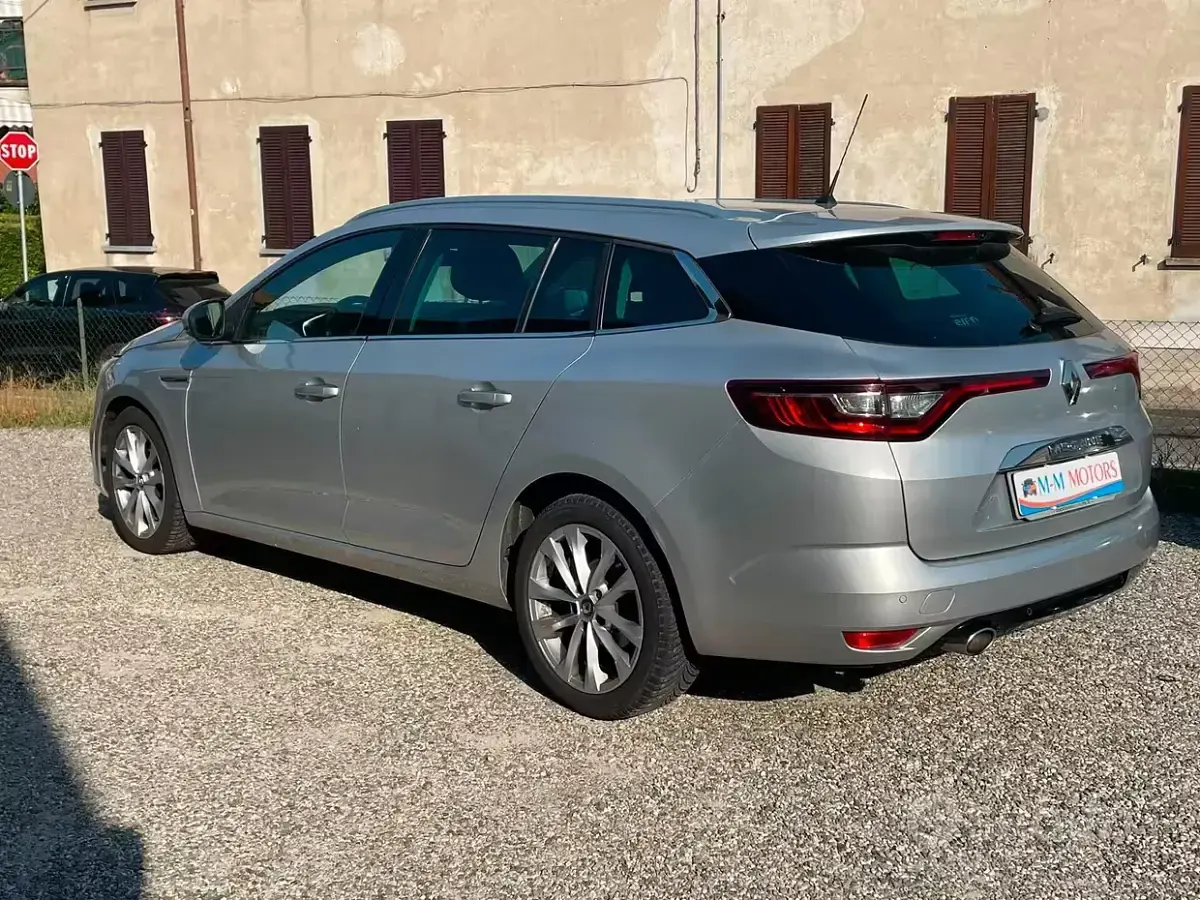 Usata Renault Mégane GrandTour 110 CV (80 kW) 2017 Grigio Station wagon
