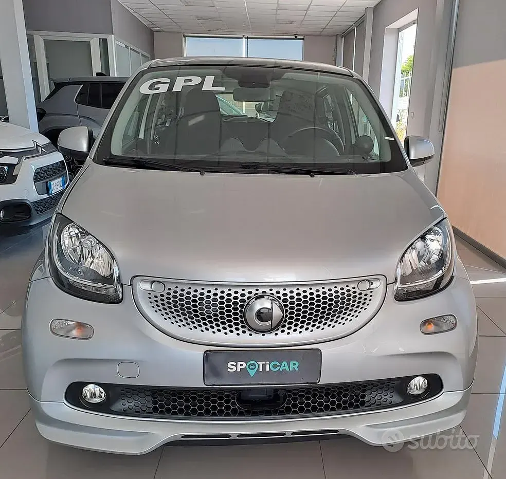 Usata Smart ForFour Passion 71 CV (52 kW) 2019 Grigio Utilitaria