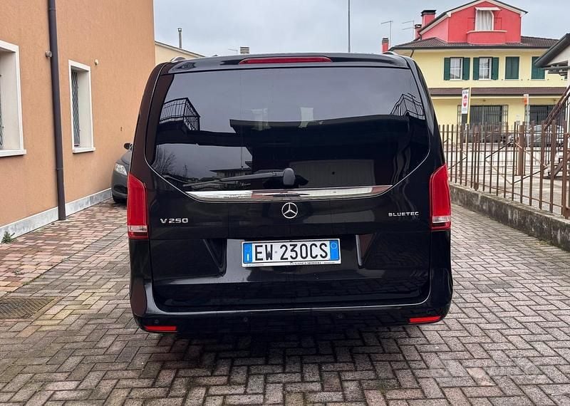 Usata Mercedes V250 Premium 190 CV (139 kW) 2014 Nero Monovolume